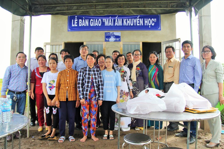 Nhờ báo Tuổi Trẻ, giờ tôi đã an tâm kiếm tiền cho con đi học - Ảnh 6. Nhờ báo Tuổi Trẻ, giờ tôi đã an tâm kiếm tiền cho con đi học - Ảnh 6.