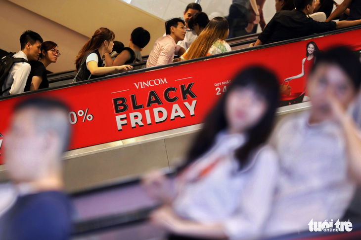 Sài Gòn kẹt cứng đến tối Black Friday - Ảnh 9.