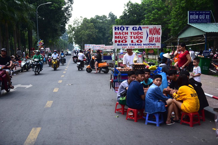 TP.HCM tăng cường xử lý hàng rong tại công viên Gia Định