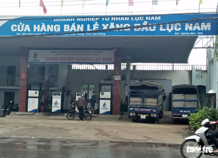 Phạt 300 triệu công ty bán hơn 5.500 lít xăng dỏm - Ảnh 1.