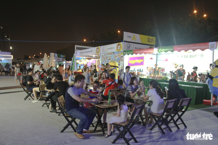 Lễ hội ẩm thực Food Fest ngày đầu hoành tráng nhưng chưa đặc sắc - Ảnh 6.