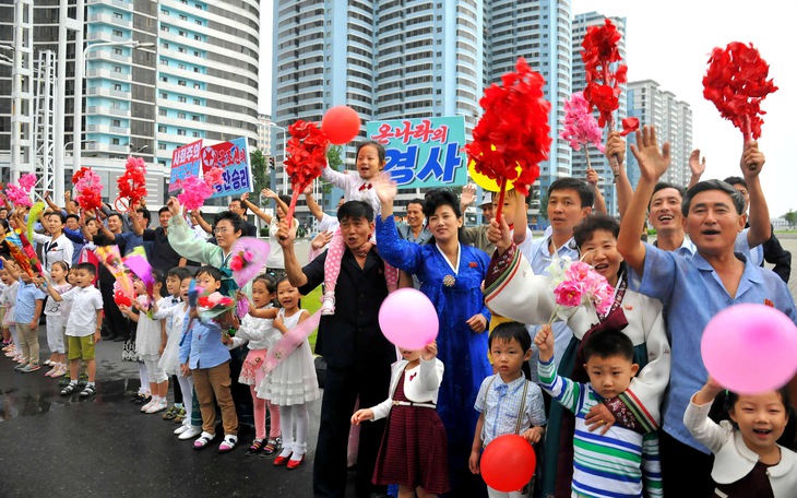 Bình Nhưỡng nổ pháo hoa mừng thử hạt nhân - Ảnh 4. Bình Nhưỡng nổ pháo hoa mừng thử hạt nhân - Ảnh 4.