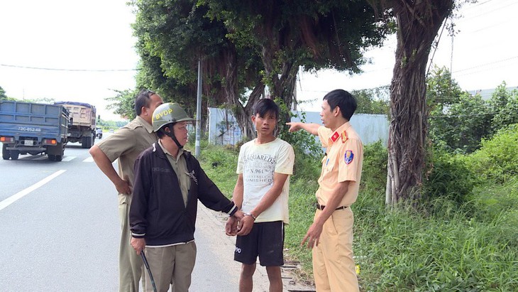 Tạm giữ thanh niên ngáo đá bắt con tin khiến thai phụ bất tỉnh - Ảnh 2.