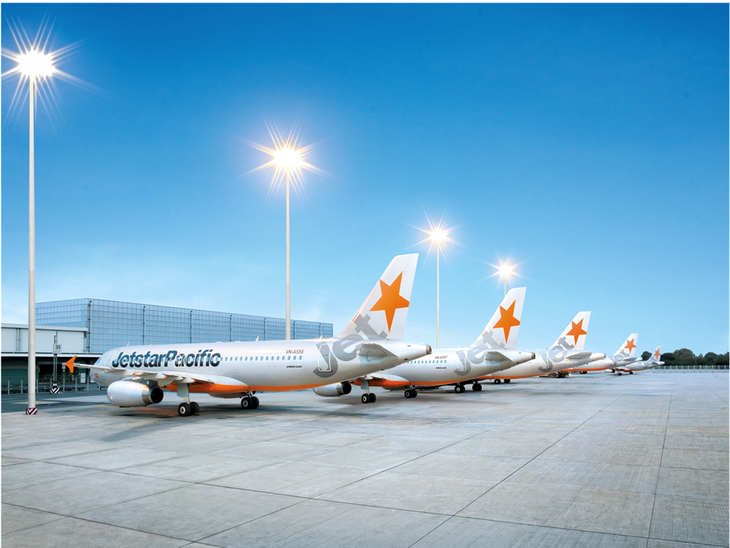 Máy bay Jetstar Pacific bị sét đánh, khách nói hãng hỗ trợ không tốt - Ảnh 1.