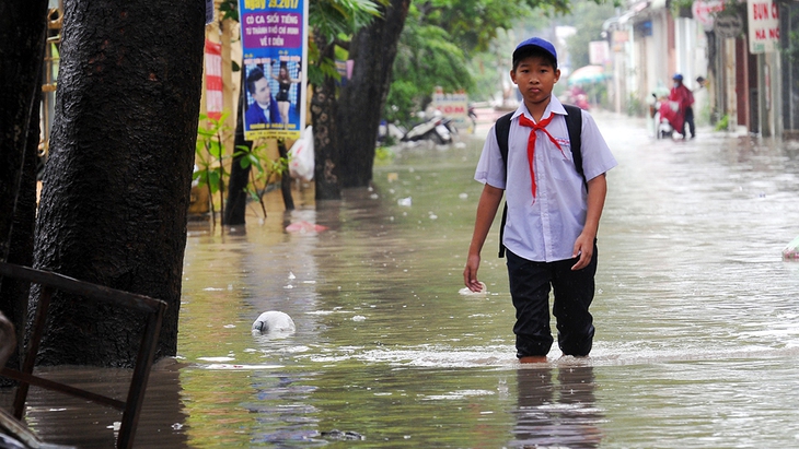 Biên Hòa mưa lớn, nhiều tuyến đường ngập sâu - Ảnh 9. Biên Hòa mưa lớn, nhiều tuyến đường ngập sâu - Ảnh 9.