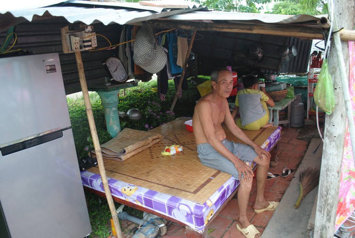 Giông lốc làm hư hàng trăm nhà và cây cối ở Đồng Tháp - Ảnh 3. Giông lốc làm hư hàng trăm nhà và cây cối ở Đồng Tháp - Ảnh 3.