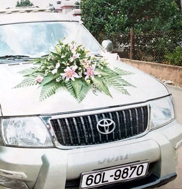 Phá nhà kho trộm ôtô 7 chỗ - Ảnh 1.
