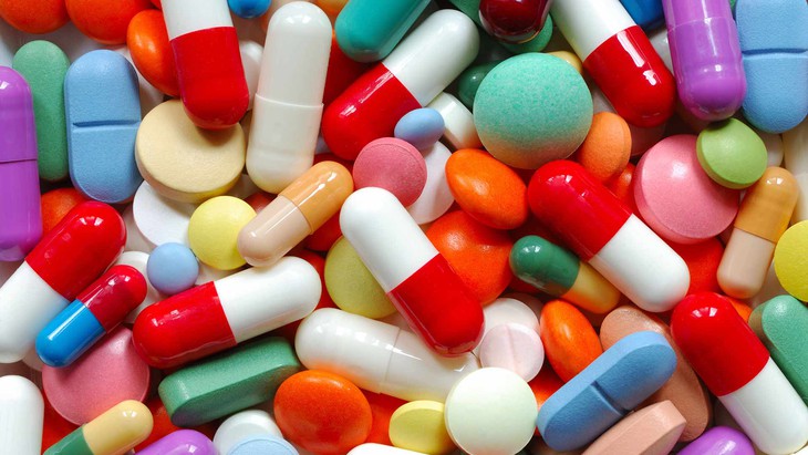 Yêu cầu tạm ngưng nhập thuốc của công ty liên quan đến tham nhũng - Ảnh 1. Yêu cầu tạm ngưng nhập thuốc của công ty liên quan đến tham nhũng - Ảnh 1.