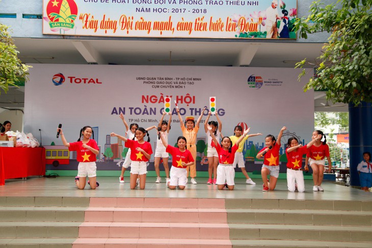 Ngày hội an toàn giao thông trong trường học - Ảnh 1.