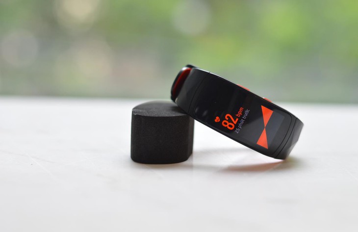 Trải nghiệm kình ngư Gear Fit2 Pro - Ảnh 3.