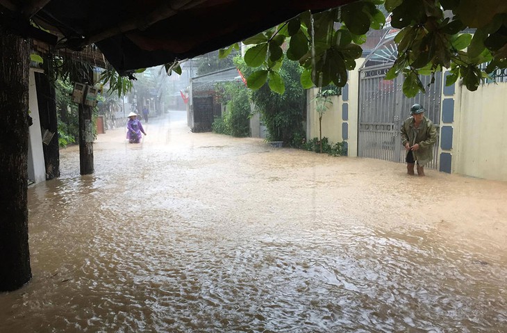 Quảng Ninh: Mưa lớn, nhiều điểm ngập sâu - Ảnh 3.