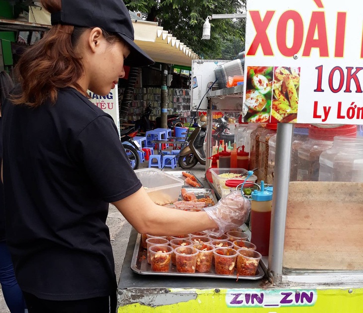 Tân sinh viên lao đao vì việc nhẹ, lương cao ảo - Ảnh 1.