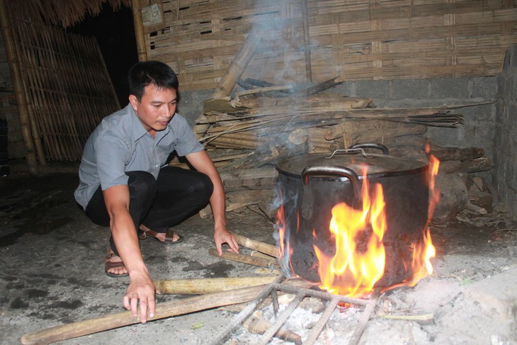 Nồi cháo sáng của thầy trò vùng cao biên giới - Ảnh 4.