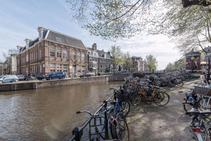 Thiết kế siêu thoáng khiến căn hộ Amsterdam rộng hơn hẳn - Ảnh 1. Thiết kế siêu thoáng khiến căn hộ Amsterdam rộng hơn hẳn - Ảnh 1.