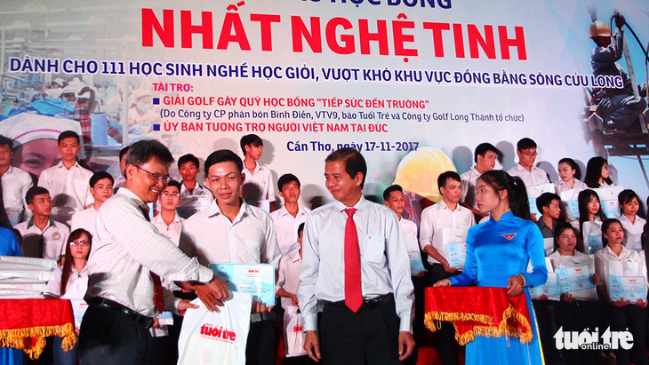 Tiếp sức cho 111 sinh viên trường nghề miền Tây - Ảnh 4.