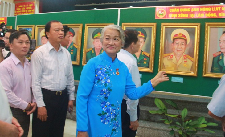 Triển lãm tranh Mẹ và Anh hùng của dân tộc anh hùng - Ảnh 3.