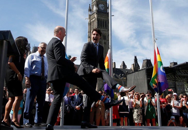 Vị thủ tướng Canada điển trai và chiêu ngoại giao vớ độc đáo - Ảnh 1.