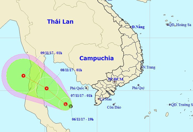 Miền Nam thêm áp thấp mới, miền Trung tiếp tục mưa lớn - Ảnh 1.