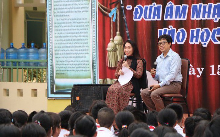 Ngỡ ngàng khi học sinh TP.HCM hát chèo, chơi đàn bầu, đàn tranh,... trên sân khấu lớn - Ảnh 8.