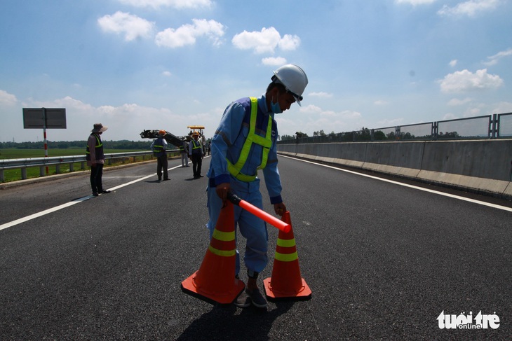 Cao tốc Đà Nẵng - Quảng Ngãi được sửa xong - Ảnh 4.