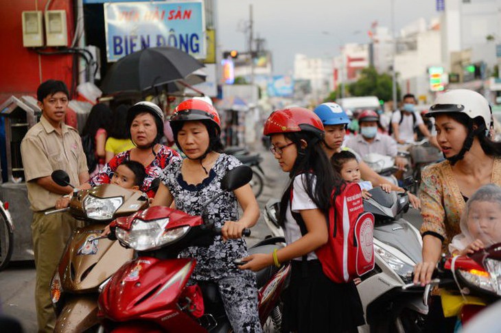 Giáo viên trung tâm ngoại ngữ chỉ cần có bằng cao đẳng - Ảnh 1.