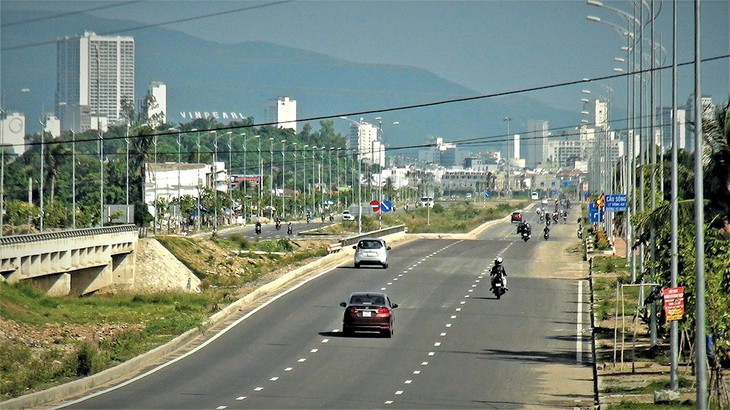 Đại lộ “5 sao” - Ảnh 1.