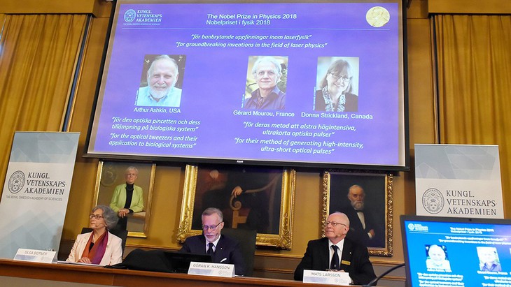 Nobel Vật lý 2018 gọi tên công nghệ laser: Mở ra những chân trời khoa học - Ảnh 1.