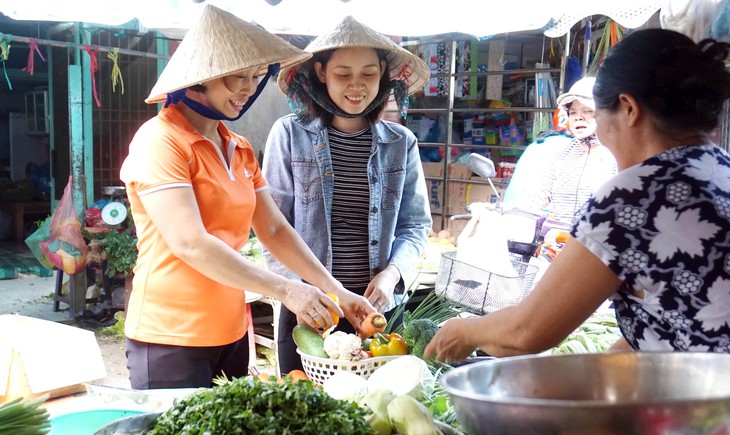 Cởi trói cho con dâu - Ảnh 1. Cởi trói cho con dâu - Ảnh 1.
