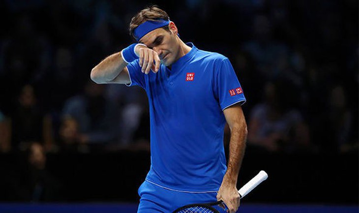 Thua trận mở màn ATP Finals, Federer giận dữ với trọng tài - Ảnh 1.