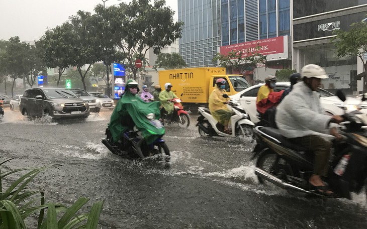 Biển Đông sắp có áp thấp, mưa diện rộng