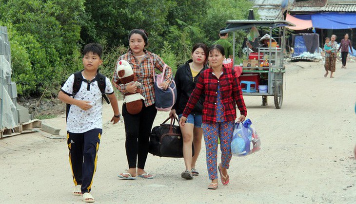 TP.HCM phát lệnh cấm tàu thuyền ra khơi, sẵn sàng di dời dân - Ảnh 1.