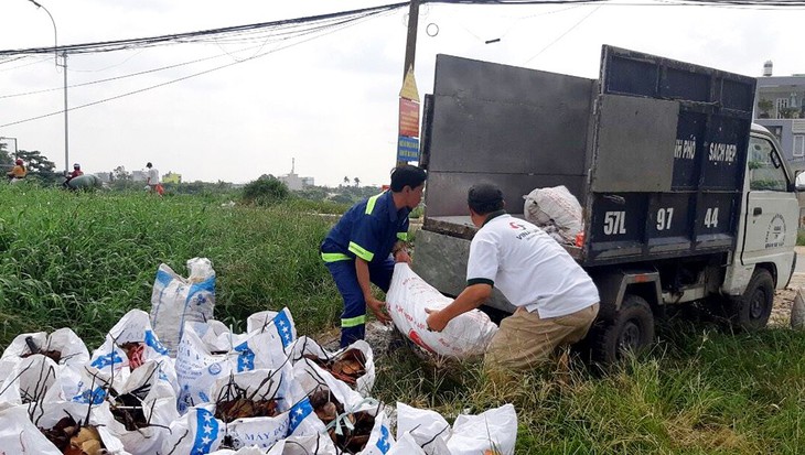 Chịu không xiết, dân hùn tiền thưởng nóng người báo tin xả rác - Ảnh 1.