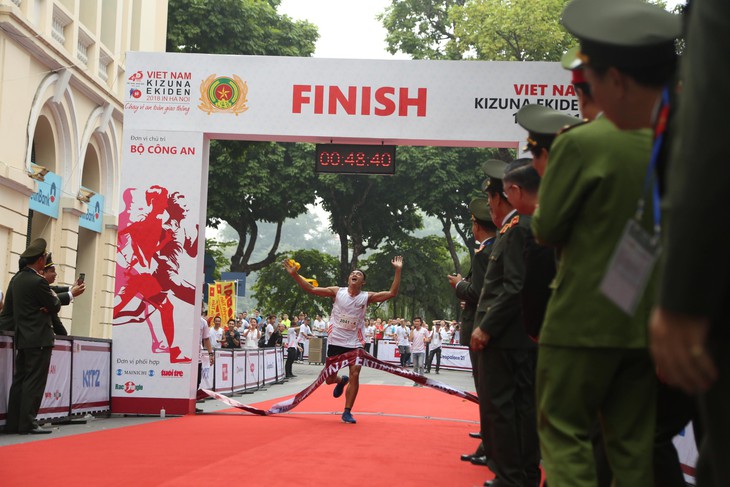 Giải chạy Kizuna Ekiden: Ngày hội thể thao vui vẻ - Ảnh 11.