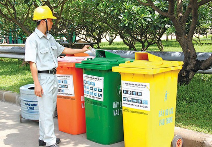 TPHCM: Phân loại chất thải rắn sinh hoạt trước khi thu gom từ 24/11 - Ảnh 1. TPHCM: Phân loại chất thải rắn sinh hoạt trước khi thu gom từ 24/11 - Ảnh 1.
