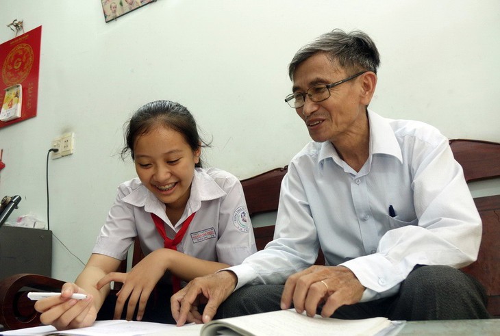 Không để học sinh nhìn cuộc sống lệch lạc - Ảnh 3. Không để học sinh nhìn cuộc sống lệch lạc - Ảnh 3.
