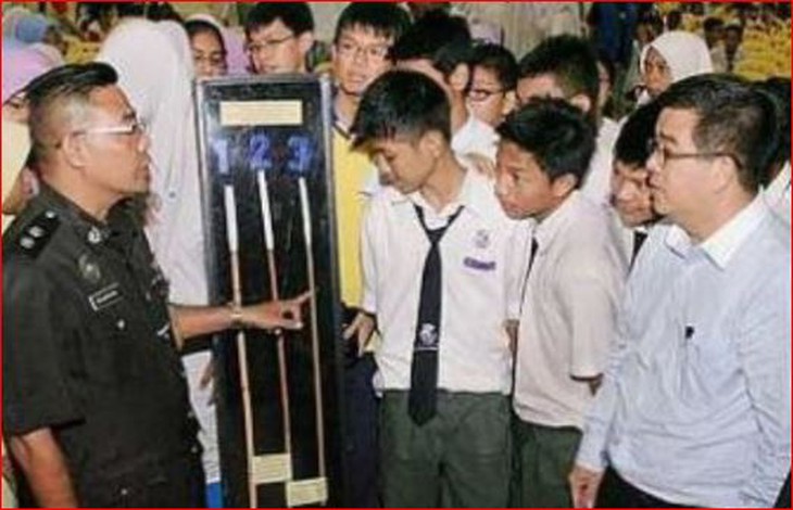 Học sinh Malaysia vào tù để học cuộc sống - Ảnh 1.