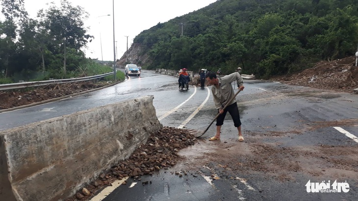 Mưa lớn, Nha Trang, Cam Ranh ngập diện rộng - Ảnh 11.