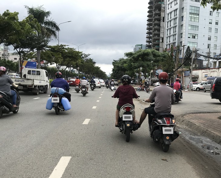 Tốn cả trăm triệu sửa ôtô ngập nước - Ảnh 5. Tốn cả trăm triệu sửa ôtô ngập nước - Ảnh 5.