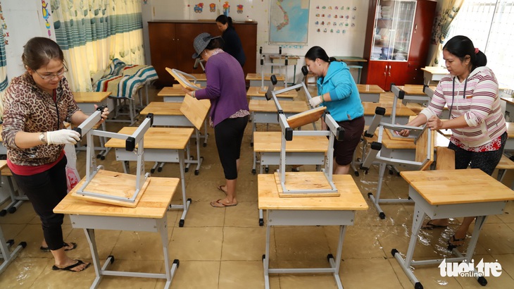 Học sinh Sài Gòn hết dám hóng bão vì quá sợ - Ảnh 1. Học sinh Sài Gòn hết dám hóng bão vì quá sợ - Ảnh 1.