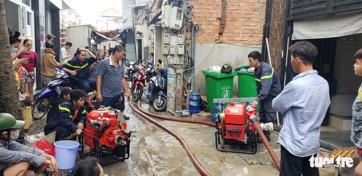 Hàng trăm xe máy ngập sâu trong tầng hầm căn hộ cho thuê - Ảnh 4.