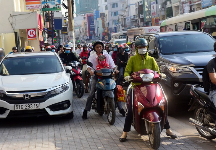 Kẹt cứng nút giao thông đài liệt sĩ, Bình Thạnh - Ảnh 3.