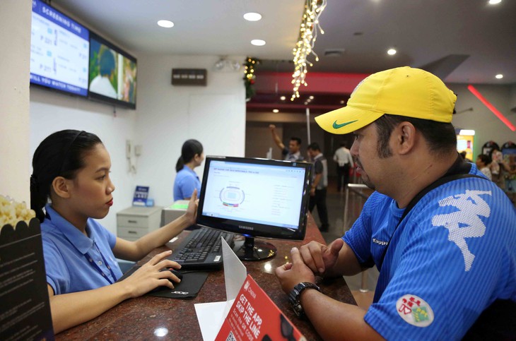 Khán giả Philippines thoải mái mua vé xem trận bán kết - Ảnh 4. Khán giả Philippines thoải mái mua vé xem trận bán kết - Ảnh 4.