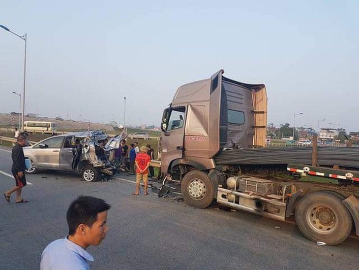 Tranh cãi về án tù của tài xế đâm vào xe đi lùi trên cao tốc Thái Nguyên - Ảnh 1.