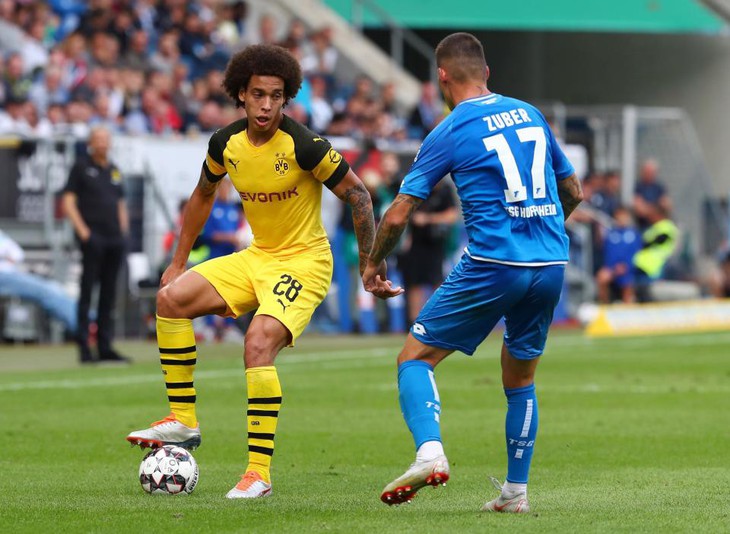 Dortmund bị phạt 44.000 bảng vì cổ động viên giăng banner phản cảm - Ảnh 2. Dortmund bị phạt 44.000 bảng vì cổ động viên giăng banner phản cảm - Ảnh 2.