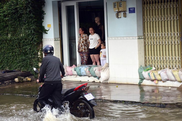 Bão trùng triều cường, Sài Gòn có thể ngập nặng nhiều nơi - Ảnh 1.