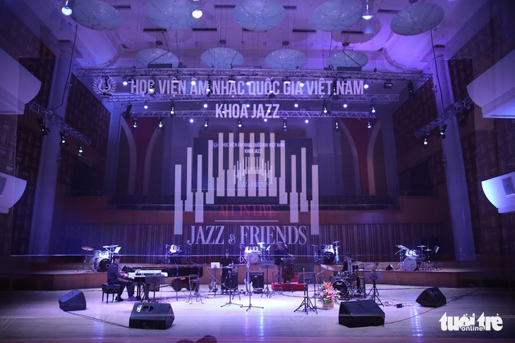 Bèo dạt mây trôi, Lý ngựa ô... lên sân khấu nhạc Jazz - Ảnh 1.