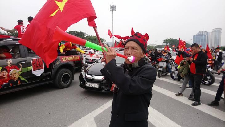 Cả nước bắt đầu sôi sục trước trận chung kết lượt về - Ảnh 6. Cả nước bắt đầu sôi sục trước trận chung kết lượt về - Ảnh 6.