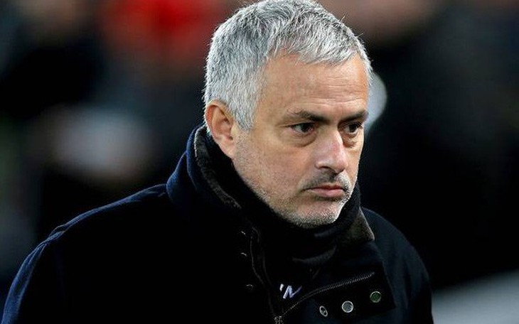 Manchester United sa thải Mourinho