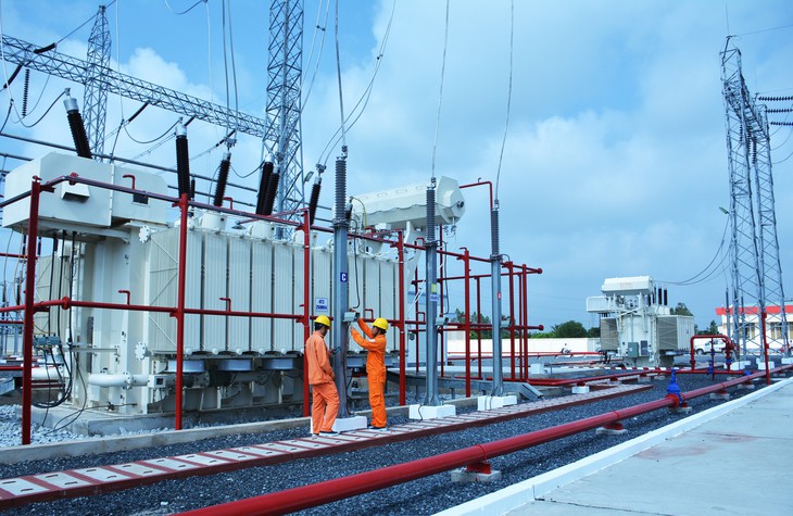 EVNSPC lên kế hoạch đảm bảo điện cho các ngày lễ, tết - Ảnh 2. EVNSPC lên kế hoạch đảm bảo điện cho các ngày lễ, tết - Ảnh 2.