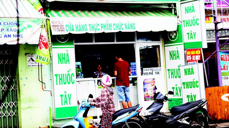 Không xử được nhà thuốc chui vì lờn thuốc - Ảnh 1.